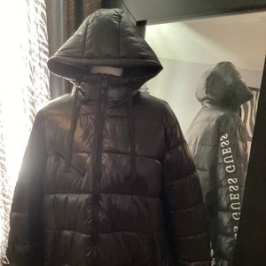 NWT Guess winter jacket made of recycleable fibers